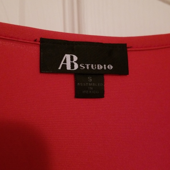 Red top - Picture 2 of 2